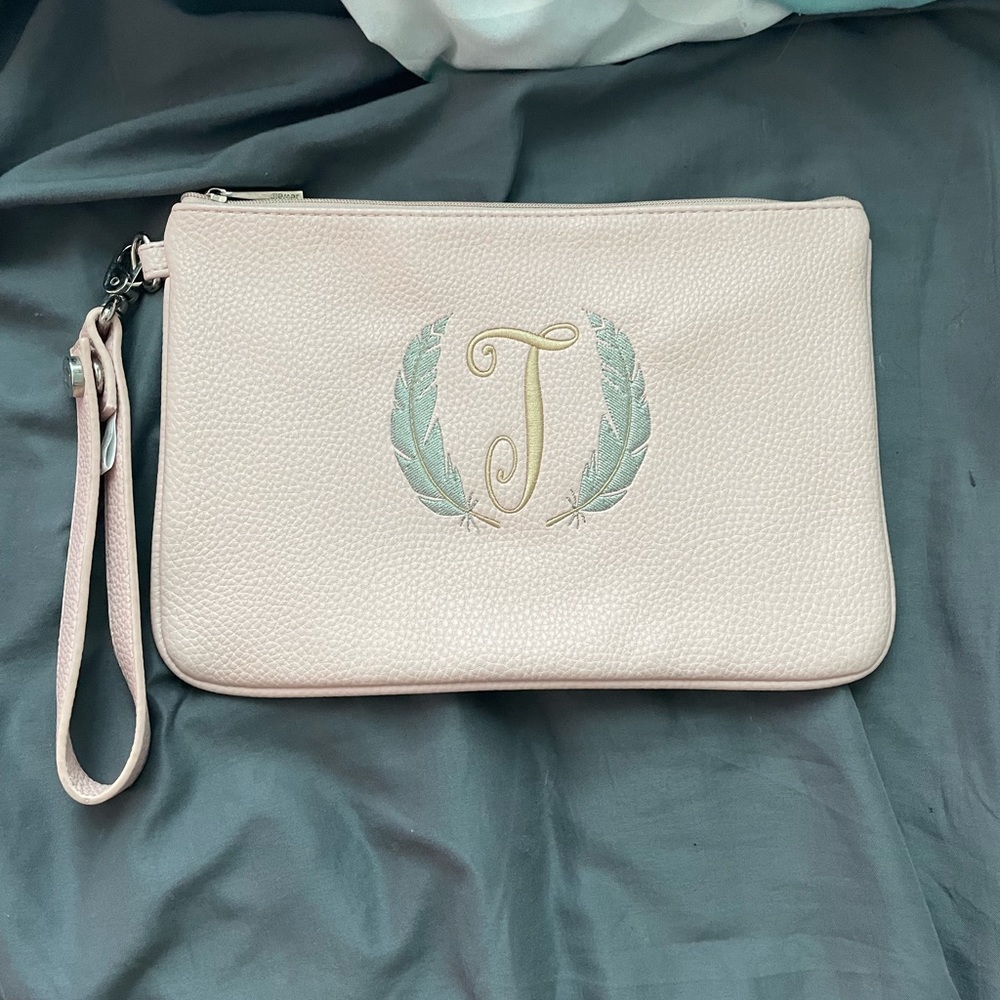 Thirty one wallet with the initial “T”